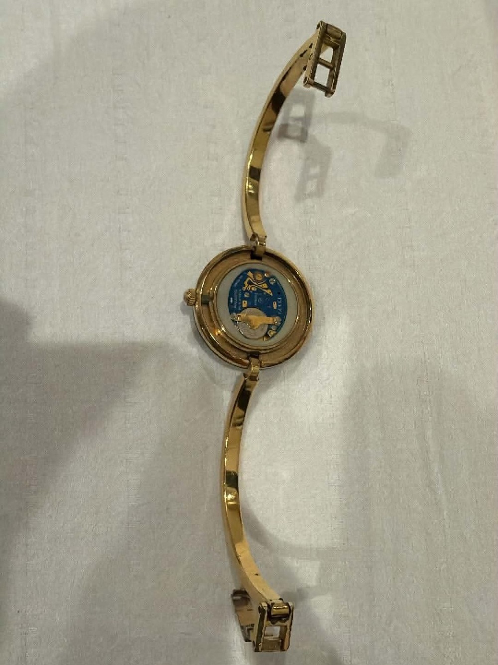 Gucci Bezel Gold-Tone Bangle Watch with 1 Black Bezel - Picture 2 of 9